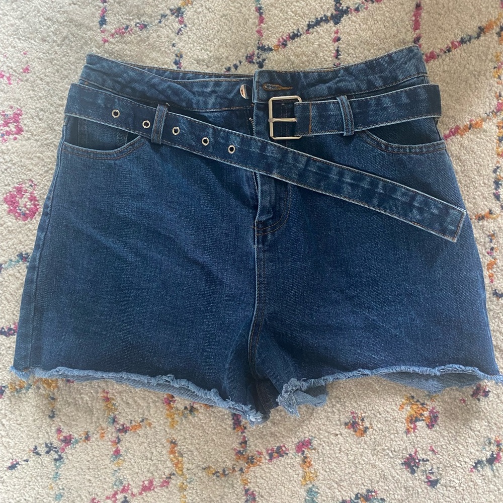 Belted dark wash high waisted denim shorts